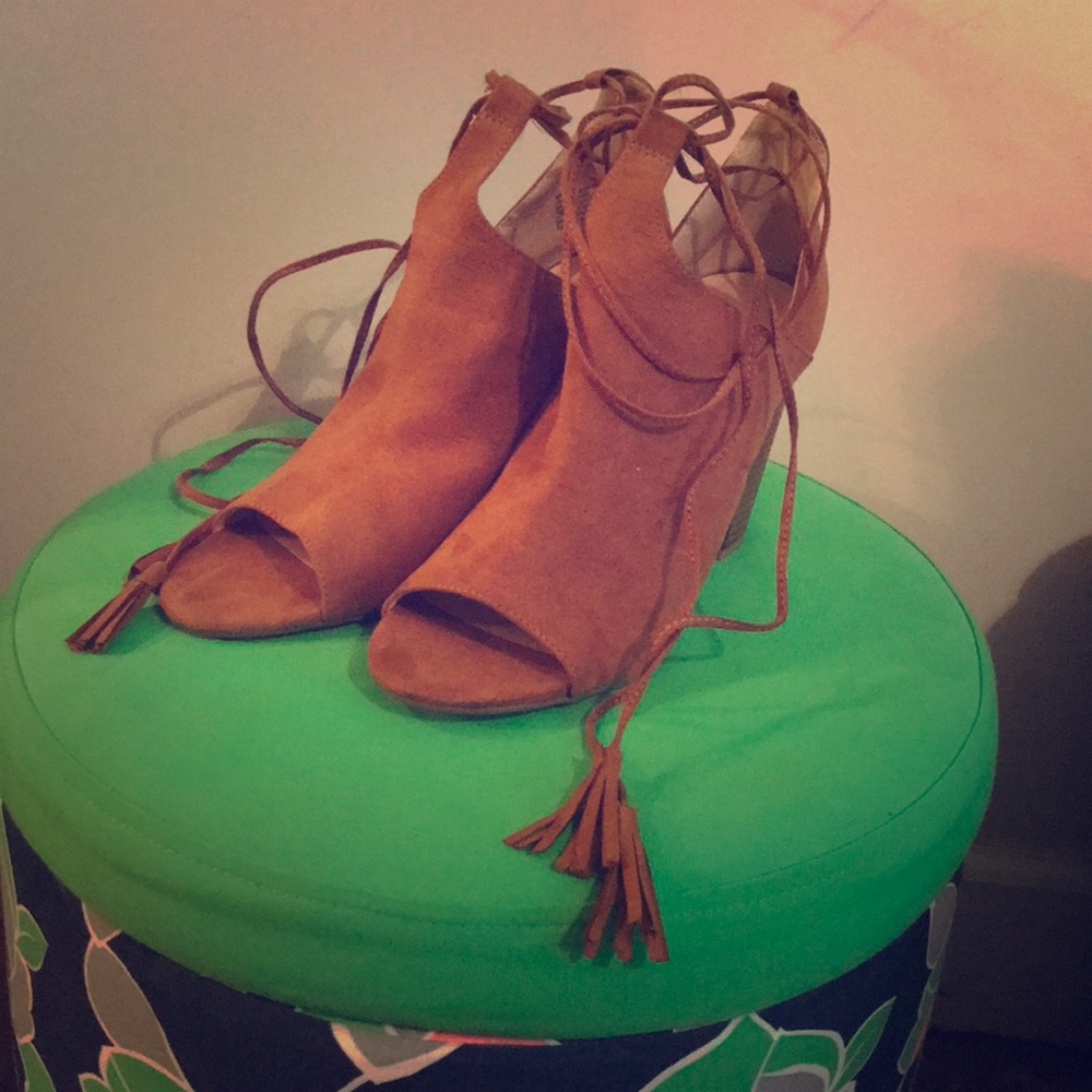 Casual blocked heels 💁🏾‍♀️